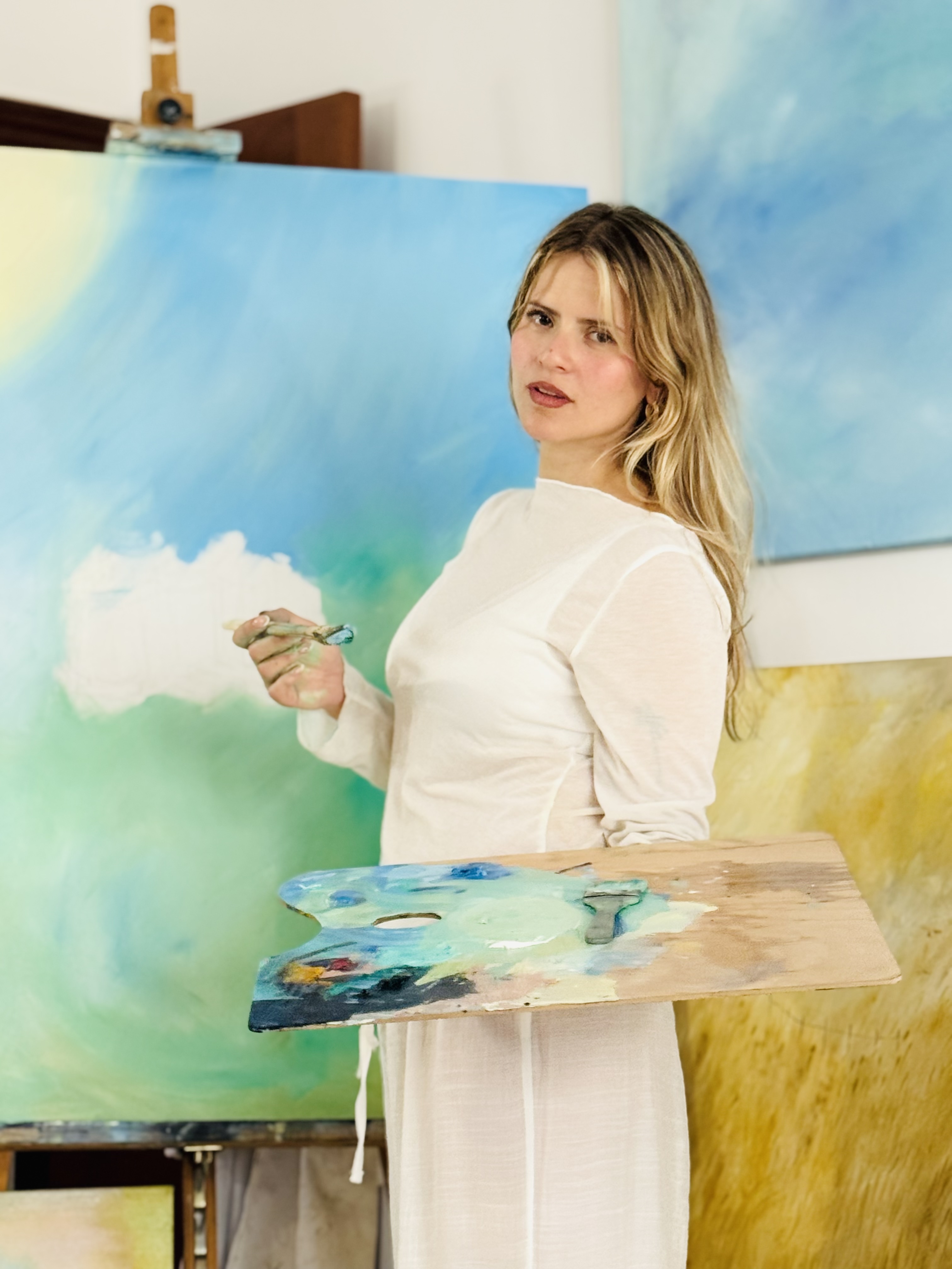 Cindy Cubela pintando